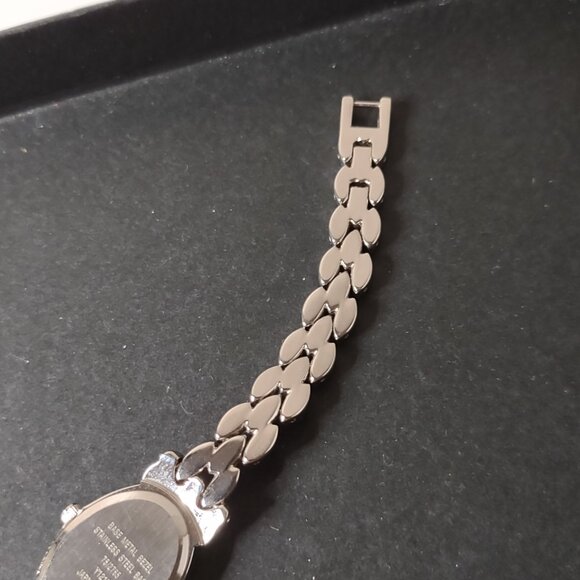 Very Pretty Armitron Now Watch - Picture 6 of 15